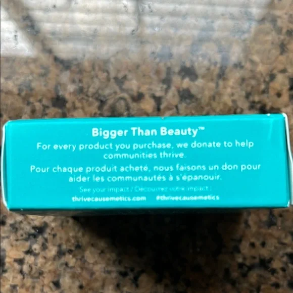 Powder Blush by Thrive Causemetics with Hyaluronic Acid - Picture 4 of 6